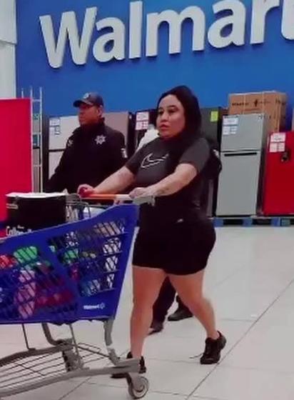 Confirman identidad de mujeres que protagonizaron pelea en Walmart