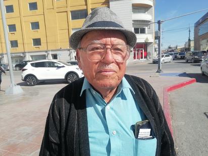 Exlíder califica de sinvergüenzas y corruptos, pleito de legisladores