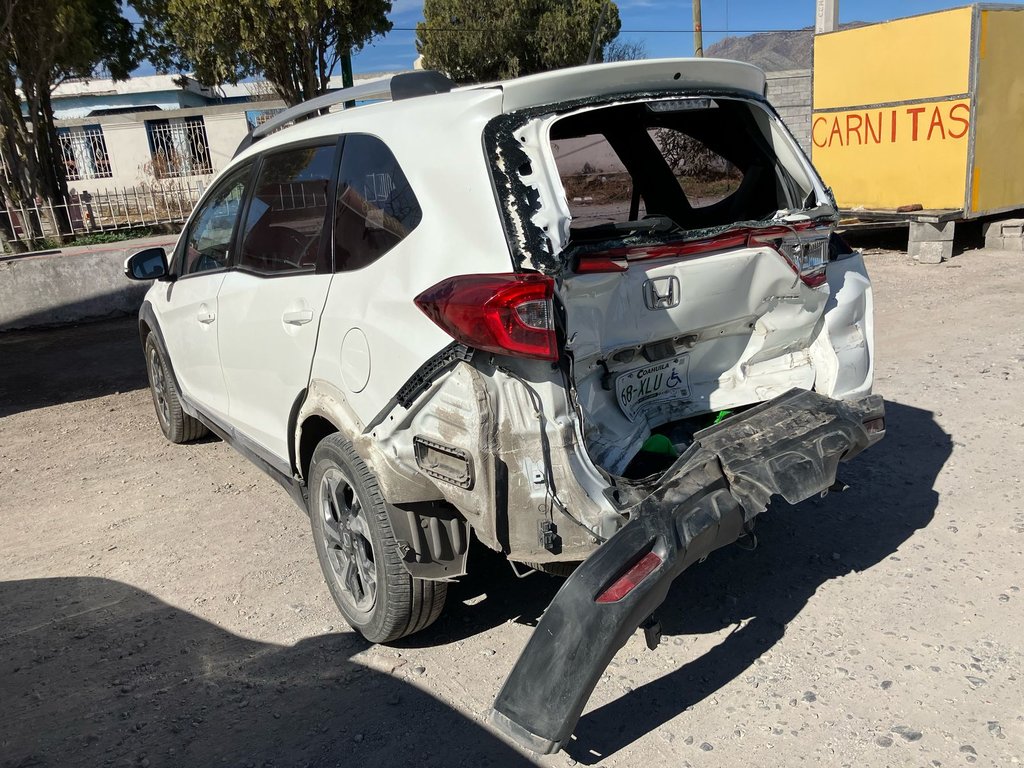 Accidente: Responsable intentó huir, pero fue detenido.