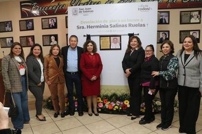 Reconocimiento a Doña Herminia Salinas Ruelas en el Día de la Mujer Mexicana