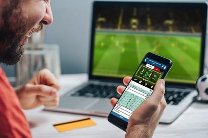 Las búsquedas de adicción al juego en EU se disparan con las apuestas deportivas legales