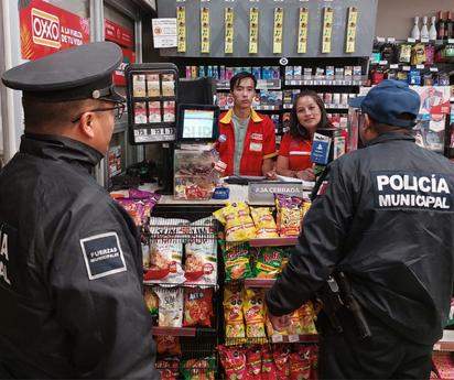 Policías recibirán artículos gratis en tiendas y hoteles de la región