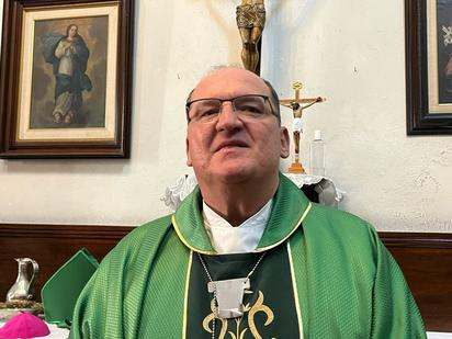 Llama el Obispo Hilario a rezar por la salud del Papa Francisco