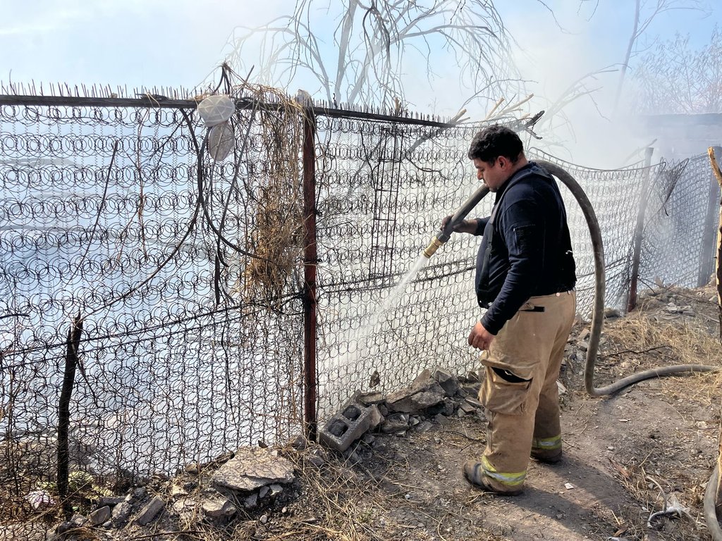 siniestro: Luego de varias horas de trabajo intenso, el incendio fue controlado en su totalidad.
