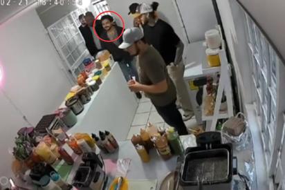 ¡Christian Nodal entra a una tiendita y dueña explota de la emoción!