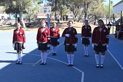 Alumnos de Colegio Vizcaya destacan en concurso de escoltas 