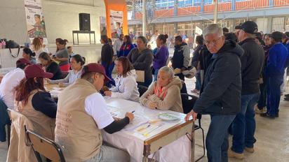 Alumnos de secundaria Harold R. Pape podrán cobrar beca Rita Cetina 