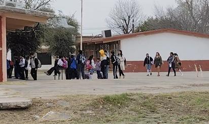 Más de 200 niños evacuados de dos planteles por fuga de gas 