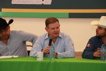 El Director de CEAS firma convenio para mejorar el sistema de agua en la Región Carbonífera
