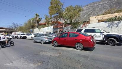 Movilización policial en secundaria de Nuevo León por reporte de arma