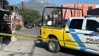 Motociclista pierde la vida tras ataque armado en Monterrey