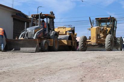 Presidente Municipal de San Juan de Sabinas arranca pavimentación en la calle 'Nogalar' con inversión de 3 mdp