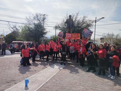 Trabajadores de la educación enfrentan falta de medicinas en el ISSSTE