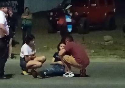 Motociclistas derrapan en Mendoza Berrueto; resultaron con lesiones considerables 