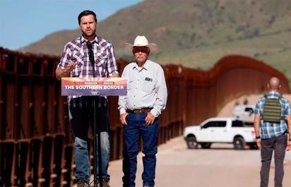 Funcionarios de Trump inspeccionan frontera en Eagle Pass, Texas