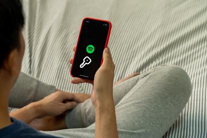 Usuarios de Spotify APK reportan bloqueos y fallos en reproducción