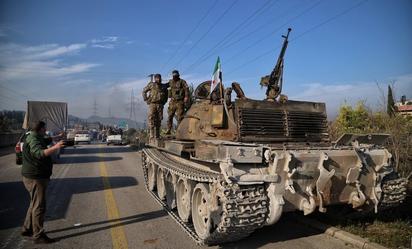 Enfrentamientos en Siria dejan más de 70 muertos y zonas fuera de control