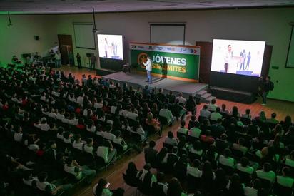 Carlos Villarreal encabeza conferencia ‘Jóvenes Sin Límites’ en Monclova