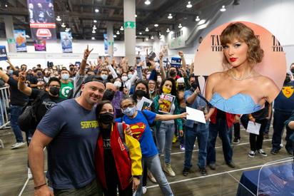 Taylor Swift, Harrison Ford y más: Los autógrafos más caros en La Mole Convention