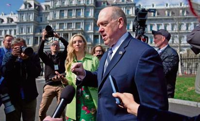 Juez federal cuestiona si Trump ignoró orden de suspender deportaciones
