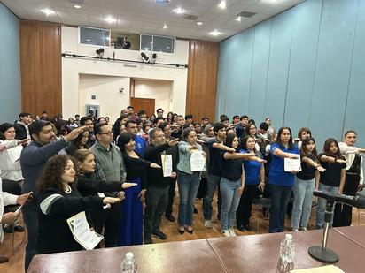 Universitarios toman protesta en comité “Lobos verdes”