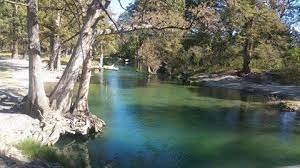Cuota para el acceso al río de Santa María