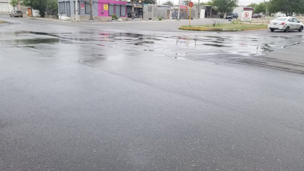 Megafuga de drenaje afecta a las colonias Villas del Carmen y Cumbres