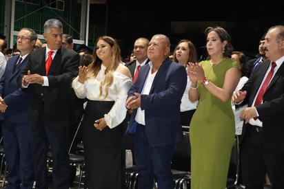 Lic. Claudia Andrade de Calvillo participa en la graduación del Tecnológico Nacional Campus Región Carbonífera 