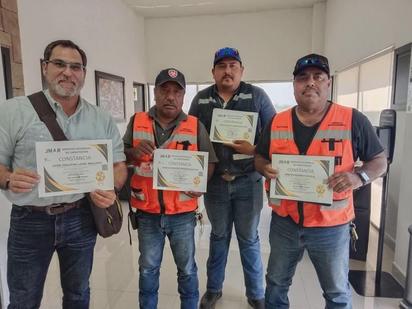 Director de protección civil cierra curso intensivo de meteorología nivel 2 en Sabinas