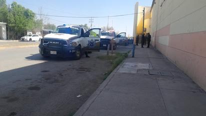 Mujer se lanza de vehículo en movimiento y luego sigue la discusión