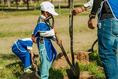Medio Ambiente y LALA se unen en jornada de reforestación