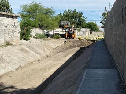 La 'Ola Monclovense' avanza la limpieza de arroyos 