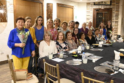 Mujeres Profesionistas y de Negocios AC. reconocen el valor de la educación en su reunión mensual