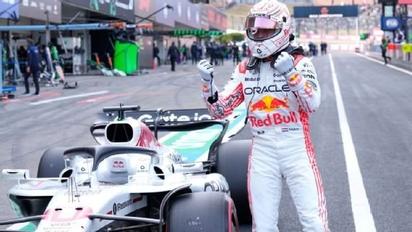 Max Verstappen pone la magia para llevarse la pole en Japón