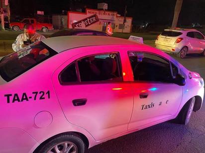 Conductor de taxi de Acuña es detenido por manejar ebrio en Piedras Negras