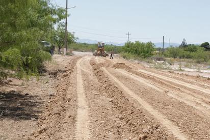 Rehabilitan 500 metros de acceso en la colonia sabinas 50