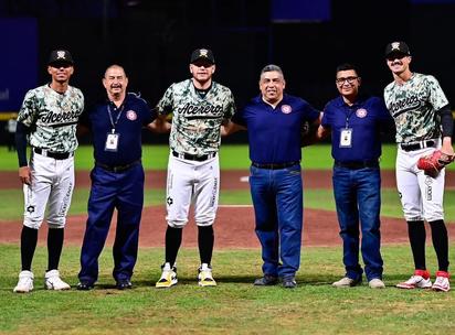 Gran asistencia al estadio en apoyo a los Bomberos de Monclova