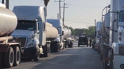Aseguran cinco tractocamiones cargados con combustible en Hidalgo, Coahuila