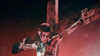 Santa Fe Klan pide perdón por imagen de Cristo crucificado