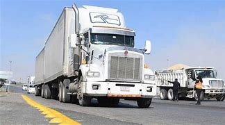 Limitan paso del transporte de carga pesada por el periférico