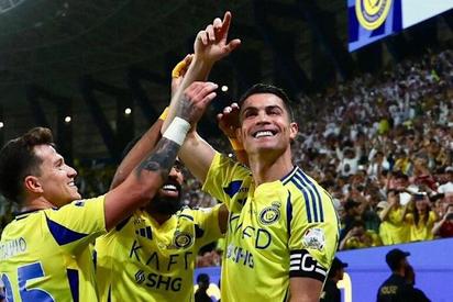 Cristiano Ronaldo renueva con Al Nassr hasta 2026
