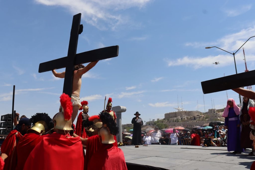Viacrucis : La Cuz representa un triunfo, un trofeo, por Cristo nos ha redimido y salvado”.