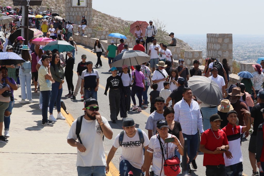 Viacrucis : La Cuz representa un triunfo, un trofeo, por Cristo nos ha redimido y salvado”.
