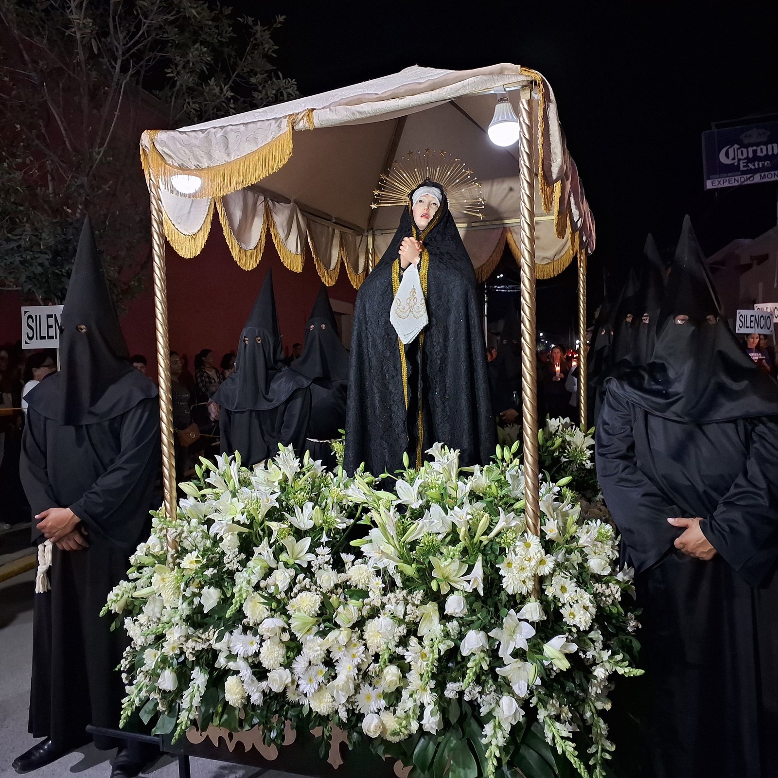 Llevan a cabo décima  edición de la Procesión del Silencio en Viesca: La asistencia estimada fue de  más de 7 mil personas.
