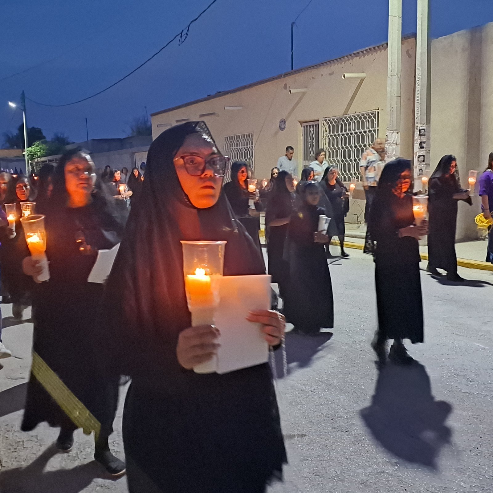 Llevan a cabo décima  edición de la Procesión del Silencio en Viesca: La asistencia estimada fue de  más de 7 mil personas.