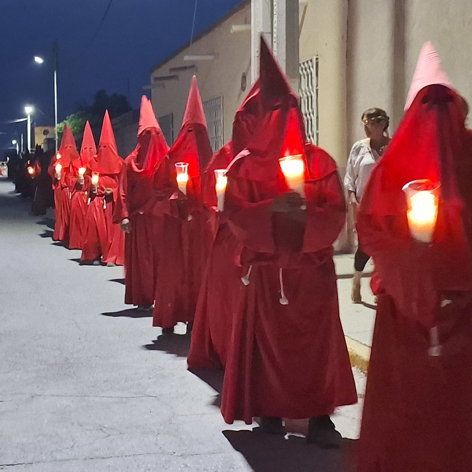 Llevan a cabo décima  edición de la Procesión del Silencio en Viesca: La asistencia estimada fue de  más de 7 mil personas.