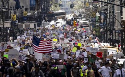 Manifestaciones en EE.UU. exigen destitución de Trump por 'amenazas a la libertad'
