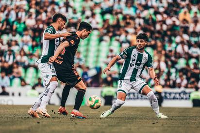 Tijuana golea 4-0 a Santos con doblete de Raúl Zúñiga