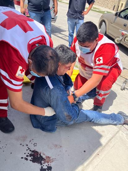 Trabajador de cable sufre aparatosa caída en la colonia Regidores de Frontera