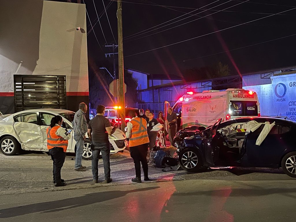 Accidente vial: El accidente se registró en el cruce de la avenida Armando Treviño y la calle Hermilo Jiménez,